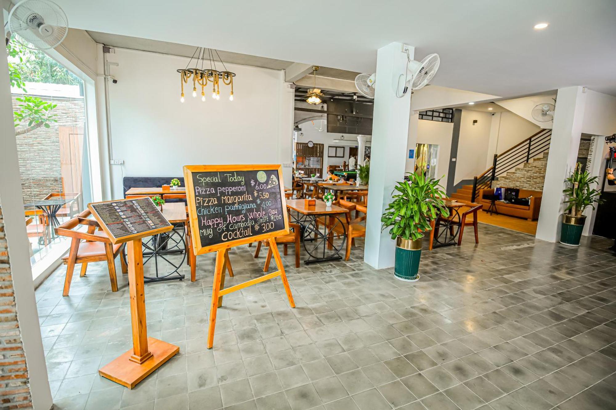 Bliss & Beats Hostel プノンペン エクステリア 写真