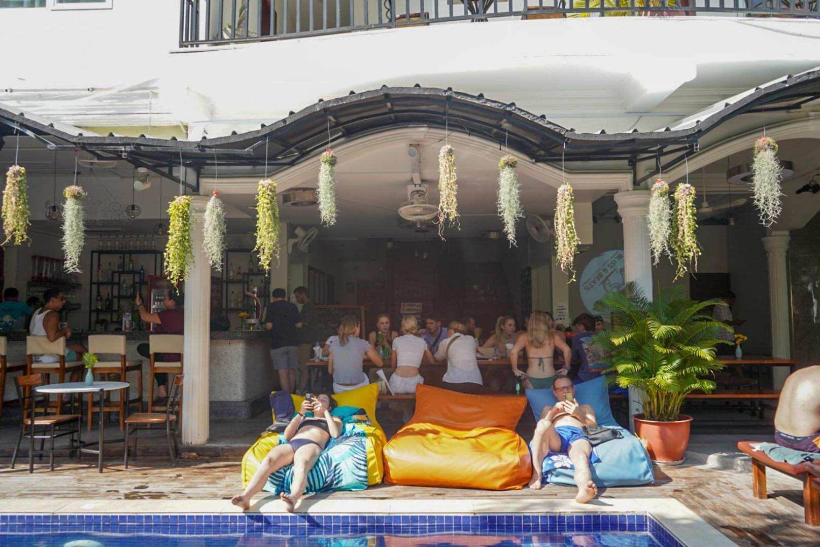 Bliss & Beats Hostel プノンペン エクステリア 写真